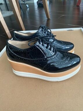 Black Patent Platform Wingtip Oxfords with Tan Stack size women's 37